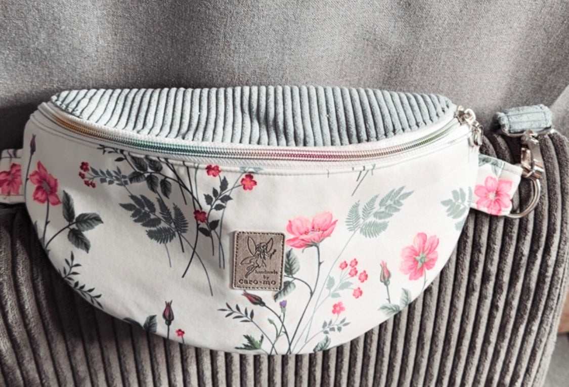 Crossbody Bag/ Umhängetasche / Gürteltasche/ Bauchtasche
