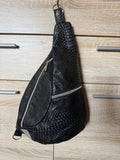 CrossbodyBag/ Sling Bag /  Umhängetasche - Farbe schwarz - Sneak Optik